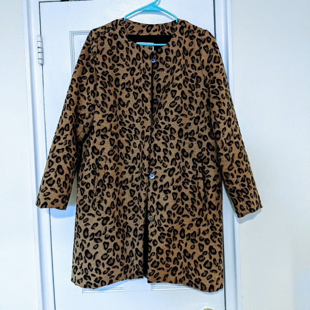 BB Dakota Leopard coat